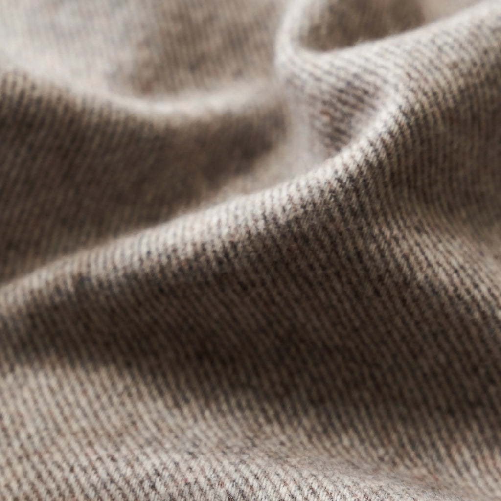 Premium 35% Cashmere 65% Wool Throw Blanket - Luxury Sustainable Home Textile